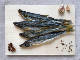 Арахис в глазури со вкусом барбекю: Корюшка вяленая без икры