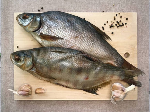 Арахис в глазури со вкусом барбекю: Лещ цимлянский вяленый